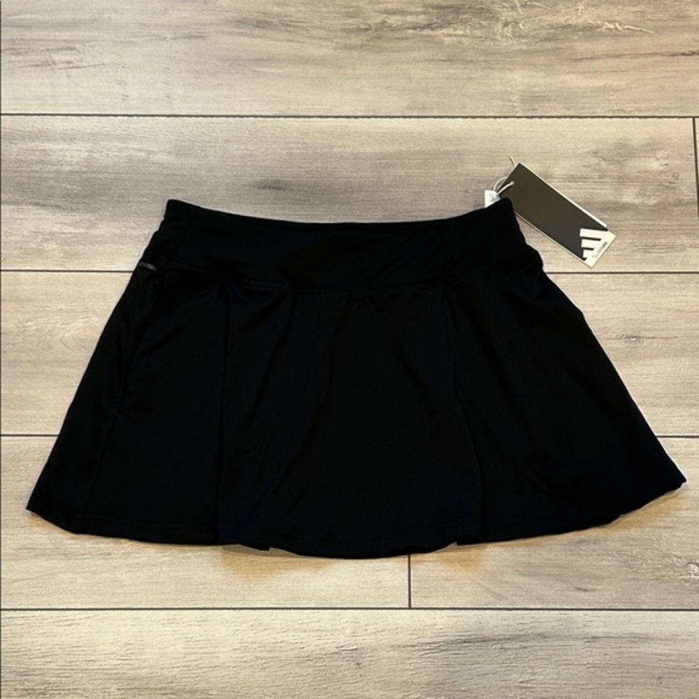 Adidas women's black club skirt athletic size medium NWT